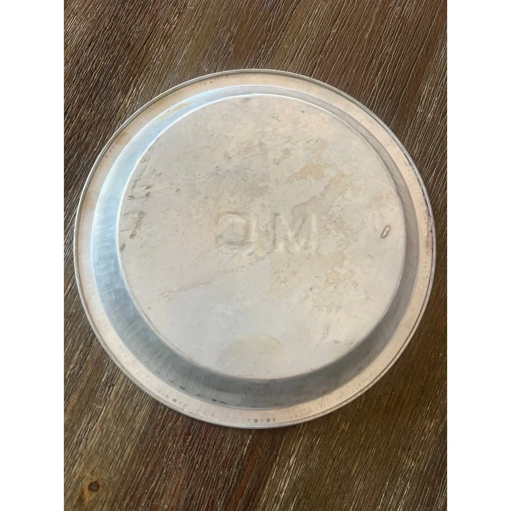 Vintage Mary Elizabeth Aluminum Pie Pan 8 Inch Round Bakeware Fluted Tin ME Logo